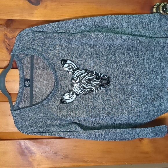 BOBEAU* round neck long sleeve zebra sequin patch front heathered light sweater - Picture 8 of 12